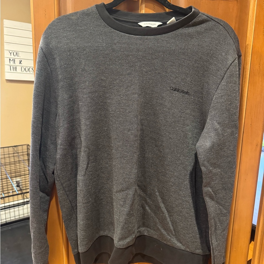 🧢 Calvin Klein Charcoal Crewneck Sweater
